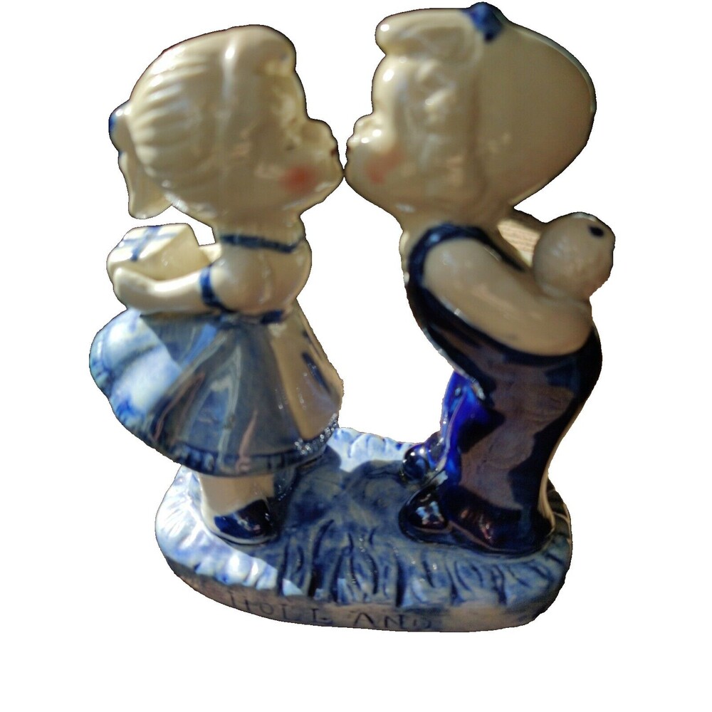 Blue Delft Vintage Holland Hand Painted Boy & Girl Kissing Figurine